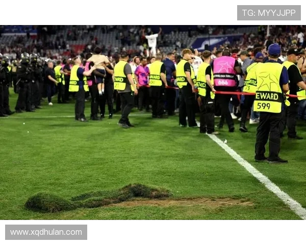 欧冠门票系统故障数万球迷排队长达12小时争抢梦寐以求的门票