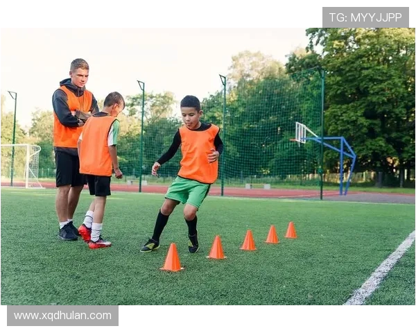 科学足球心理素质训练方法探讨提升运动员竞技表现的有效策略 科学足球心理素质训练方法探讨提升运动员竞技表现的有效策略